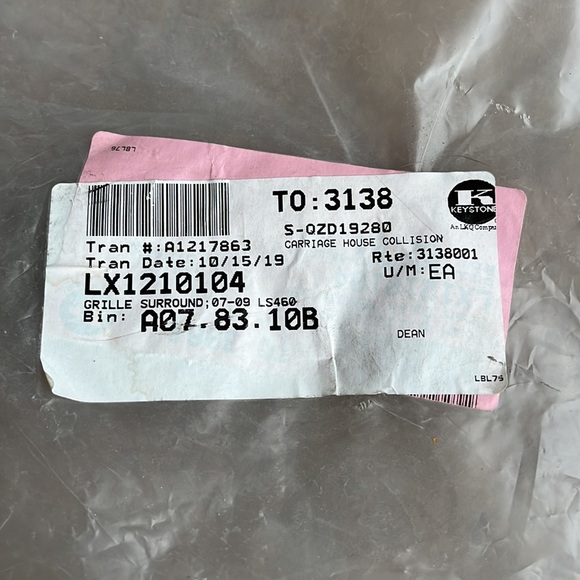 Lexus Grille Surround New in Package - Picture 8 of 9